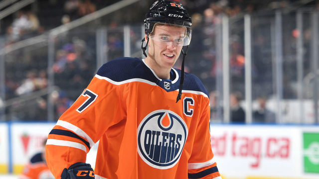 EDMONTON, AB - DECEMBER 21: Connor McDavid #97 of the Edmonton Oilers warms up prior to the game against the St. Louis Blues on December 21, 2017 at Rogers Place in Edmonton, Alberta, Canada.