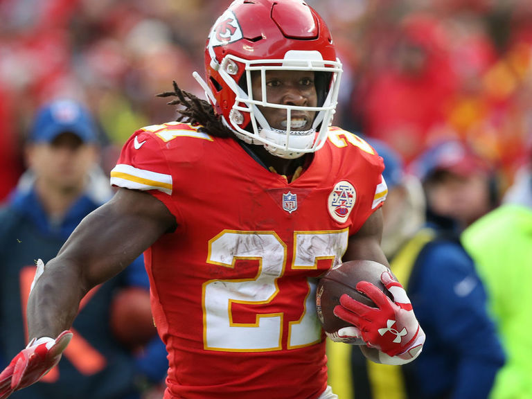 Kareem Hunt Pulled from Madden 19 Video Game