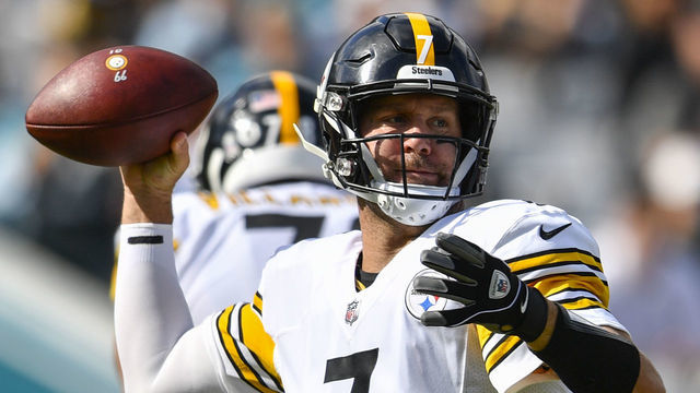 JACKSONVILLE, FL - NOVEMBER 18: Pittsburgh Steelers quarterback Ben Roethlisberger (7) throws a pass during the first half of an NFL game between the Pittsburgh Steelers and the Jacksonville Jaguars on November 18, 2018, at TIAA Bank Field.