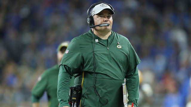DETROIT, MI - OCTOBER 07: Green Bay Packers head football coach Mike McCarthy watches the warms ups prior to the start of the game against the Detroit Lions at Ford Field on October 7, 2018 in Detroit, Michigan. The Lions defeated the Packers 31-23. ** Mike McCarthy **