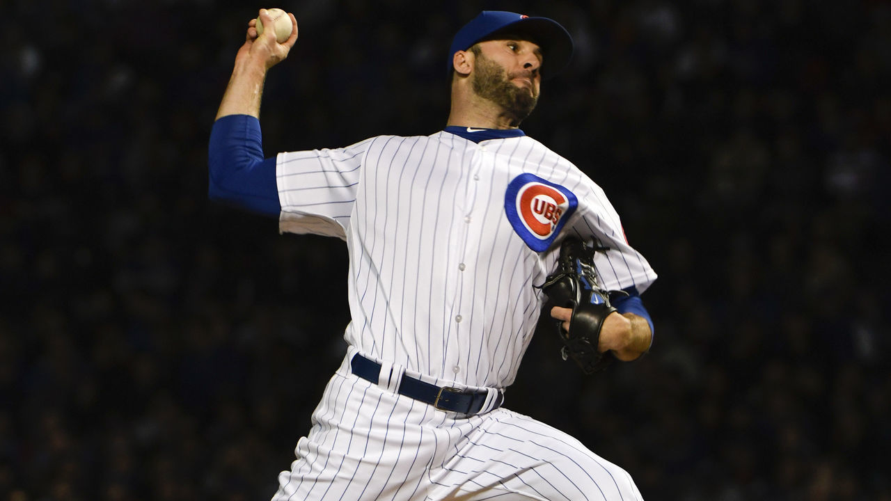 CHICAGO, IL - APRIL 26: Brandon Morrow #15 of the Chicago Cubs pitches against the Milwaukee Brewers during the ninth inning on April 26, 2018 at Wrigley Field in Chicago, Illinois. The Cubs won 1-0.