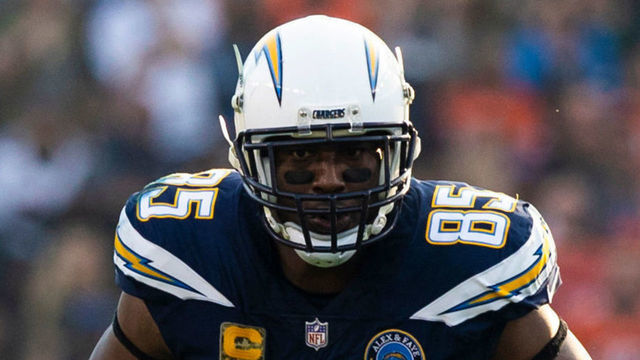CARSON, CA - NOVEMBER 18: Los Angeles Chargers tight end Antonio Gates (85) during the NFL regular season game against the Denver Broncos on Sunday, November 18, 2018, at StubHub Center in Carson, CA.