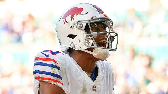 MIAMI, FL - DECEMBER 02: Zay Jones #11 of the Buffalo Bills celebrates after scoring a touchdown during the fourth quarter against the Miami Dolphins at Hard Rock Stadium on December 2, 2018 in Miami, Florida.
