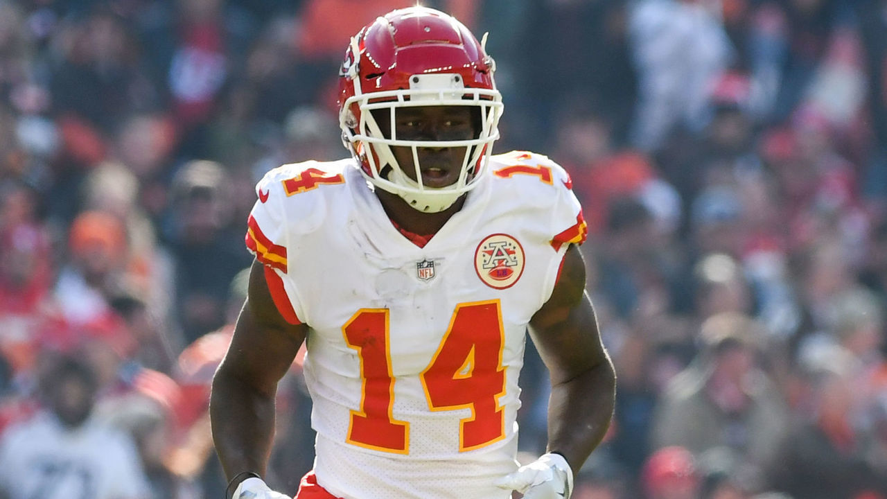 CLEVELAND, OH - NOVEMBER 4, 2018: Wide receiver Sammy Watkins #14 of the Kansas City Chiefs on the field in the second quarter of a game against the Cleveland Browns on November 4, 2018 at FirstEnergy Stadium in Cleveland, Ohio. Kansas City won 37-21. (Photo by: 2018 Nick Cammett/Diamond Images/Getty Images)