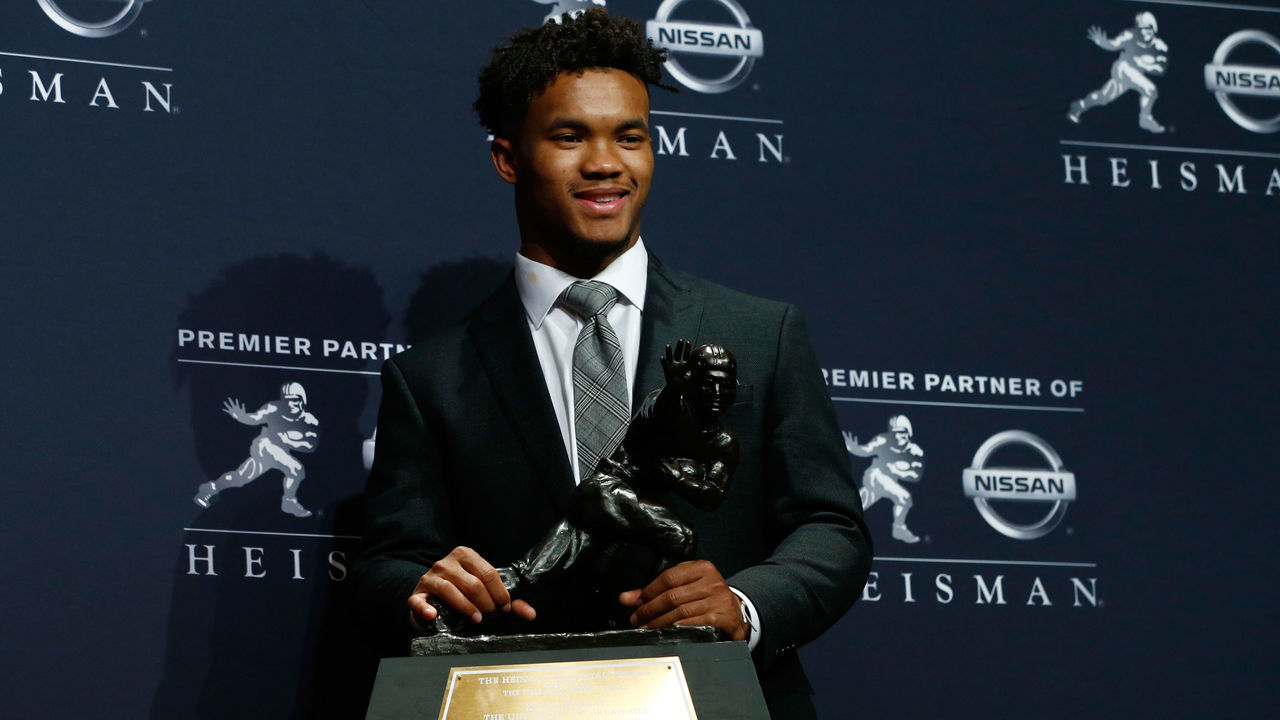 NEW YORK, NY - DECEMBER 08: Kyler Murray of Oklahoma poses for a photo after winning the 2018 Heisman Trophy on December 8, 2018 in New York City.