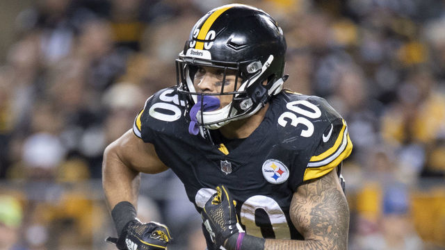 PITTSBURGH, PA - DECEMBER 02: Pittsburgh Steelers running back James Conner (30) fakes a carry during a NFL football game between the Pittsburgh Steelers and Los Angeles Chargers at Heinz Field on December 2, 2018 in Pittsburgh, PA.