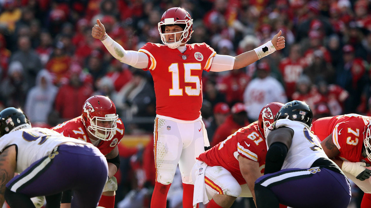 KANSAS CITY, MISSOURI - DECEMBER 09: Quarterback Patrick Mahomes #15 of the Kansas City Chiefs audibles during the game against the Baltimore Ravens at Arrowhead Stadium on December 09, 2018 in Kansas City, Missouri.