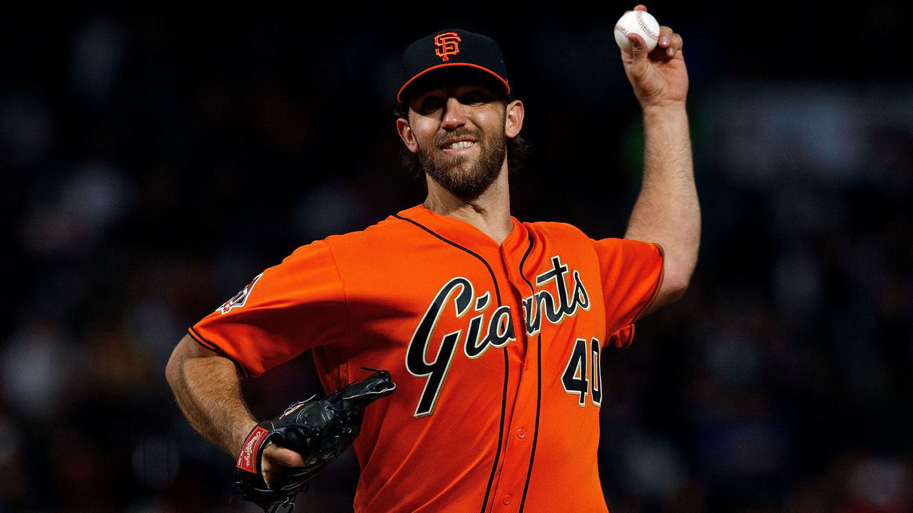 SAN FRANCISCO, CA - SEPTEMBER 28: Madison Bumgarner #40 of the San Francisco Giants pitches against the Los Angeles Dodgers during the sixth inning at AT&T Park on September 28, 2018 in San Francisco, California. The Los Angeles Dodgers defeated the San Francisco Giants 3-1.