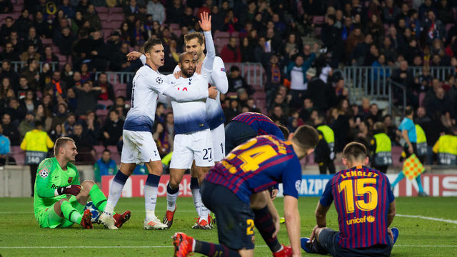 BARCELONA, SPAIN - DECEMBER 11: Lucas Moura of Tottenham Hotspur celebrates scoring his side's first goal with team-mates during the UEFA Champions League Group B match between FC Barcelona and Tottenham Hotspur at Camp Nou on December 11, 2018 in Barcelona, Spain.