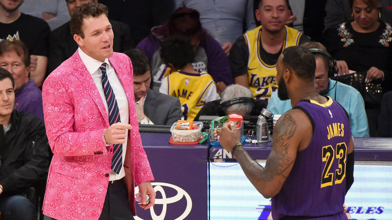LOS ANGELES, CA - NOVEMBER 30: Head Coach Luke Walton and LeBron James #23 of the Los Angeles Lakers talk during the game against the Dallas Mavericks on November 30, 2018 at STAPLES Center in Los Angeles, California. NOTE TO USER: User expressly acknowledges and agrees that, by downloading and/or using this photograph, user is consenting to the terms and conditions of the Getty Images License Agreement. Mandatory Copyright Notice: Copyright 2018 NBAE