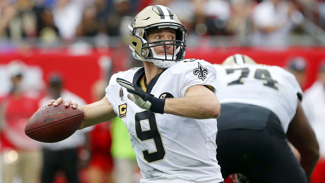 TAMPA, FL - DEC 09: Drew Brees (9) of the Saints looks to pass during the regular season game between the New Orleans Saints and the Tampa Bay Buccaneers on December 09, 2018 at Raymond James Stadium in Tampa, Florida.