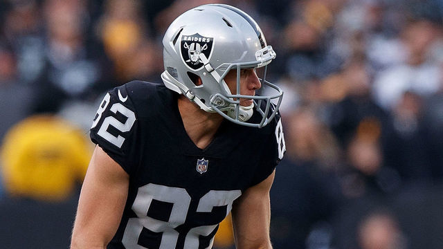 OAKLAND, CA - DECEMBER 09: Wide receiver Jordy Nelson #82 of the Oakland Raiders lines up for a play against the Pittsburgh Steelers during the third quarter at the Oakland Coliseum on December 9, 2018 in Oakland, California. The Oakland Raiders defeated the Pittsburgh Steelers 24-21.