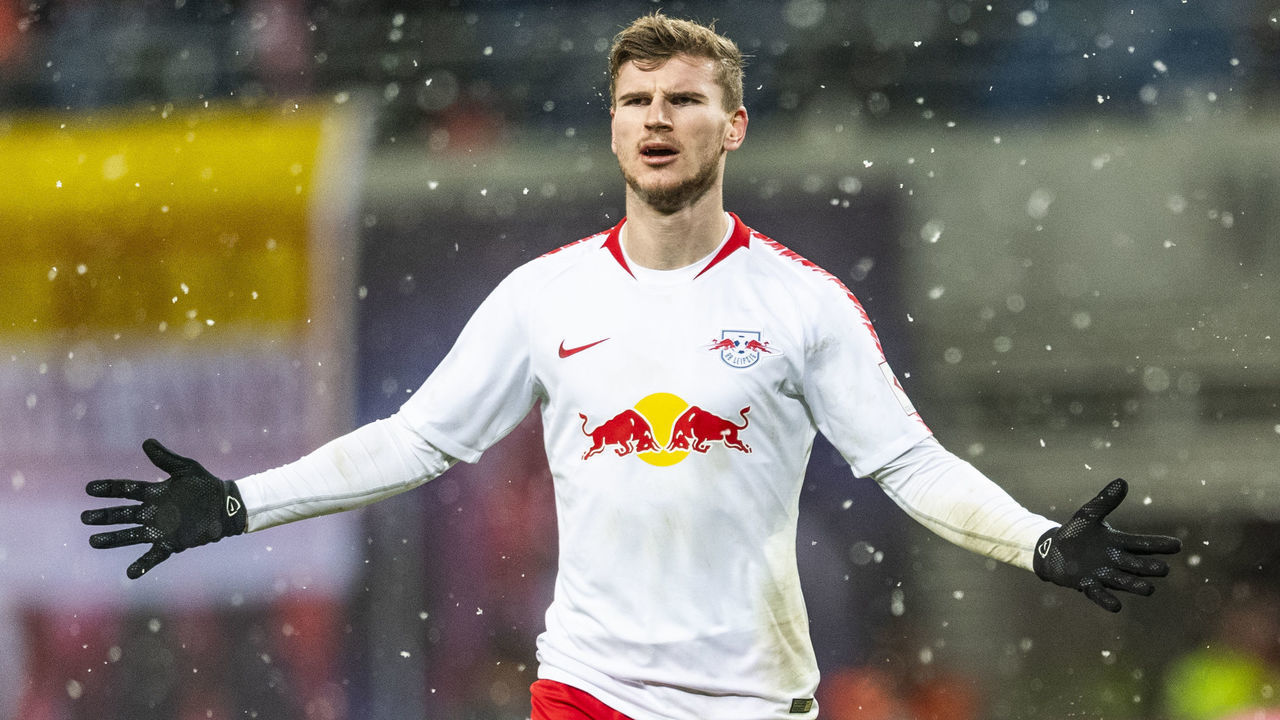 Leipzig's German forward Timo Werner celebrates scoring the fourth goal during the German first division Bundesliga football match between RB Leipzig and FSV Mainz in Leipzig, eastern Germany on December 16, 2018.