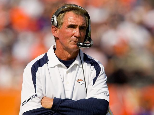 Mike Shanahan returns to Broncos for 1st time since 2008 | theScore.com