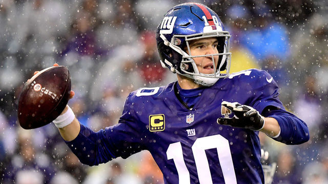 EAST RUTHERFORD, NJ - DECEMBER 16: Eli Manning #10 of the New York Giants reacts to his teams loss in the final seconds of the game against the Tennessee Titans at MetLife Stadium on December 16, 2018 in East Rutherford, New Jersey.