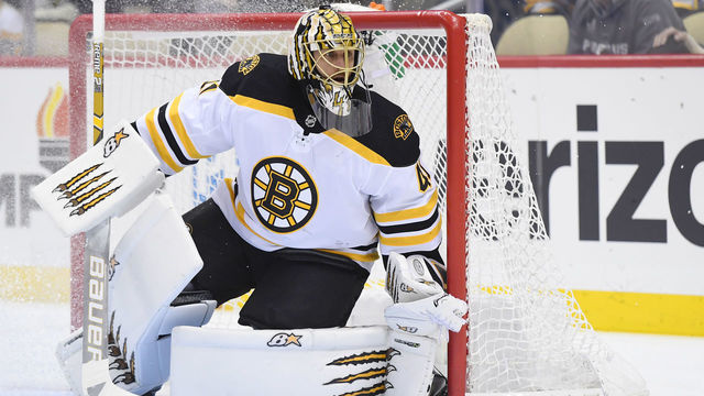 PITTSBURGH, PA - DECEMBER 14: Boston Bruins Goalie Jaroslav Halak (41) tends net during the first period in the NHL game between the Pittsburgh Penguins and the Boston Bruins on December 14, 2018, at PPG Paints Arena in Pittsburgh, PA.