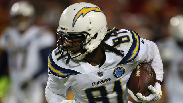 KANSAS CITY, MO - DECEMBER 13: Los Angeles Chargers wide receiver Mike Williams (81) run after the catch in the second quarter of an NFL game between the Los Angeles Chargers and Kansas City Chiefs on December 13, 2018 at Arrowhead Stadium in Kansas City, MO.