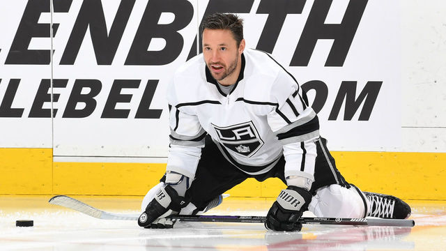 EDMONTON, AB - NOVEMBER 29: Ilya Kovalchuk #17 of the Los Angeles Kings warms up prior to the game against the Edmonton Oilers on November 29, 2018 at Rogers Place in Edmonton, Alberta, Canada.