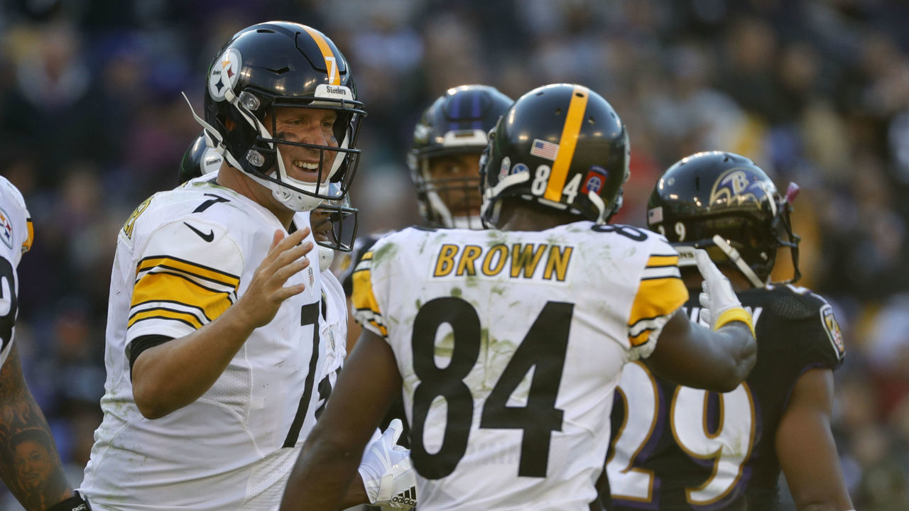 BALTIMORE, MD - NOVEMBER 04: Quarterback Ben Roethlisberger #7 of the Pittsburgh Steelers celebrates with wide receiver Antonio Brown #84 after a play in the third quarter against the Baltimore Ravens at M&T Bank Stadium on November 4, 2018 in Baltimore, Maryland.