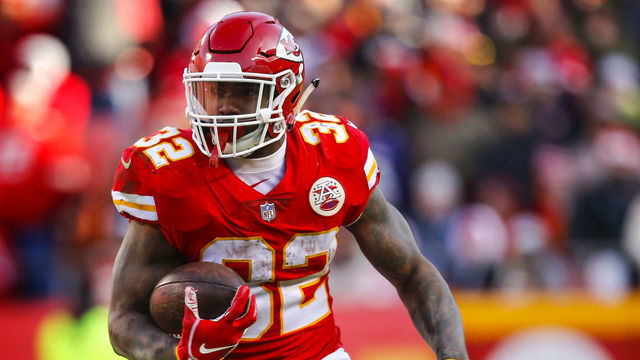 KANSAS CITY, MO - DECEMBER 09: Running back Spencer Ware #32 of the Kansas City Chiefs runs in the fourth quarter against the Baltimore Ravens at Arrowhead Stadium on December 9, 2018 in Kansas City, Missouri.