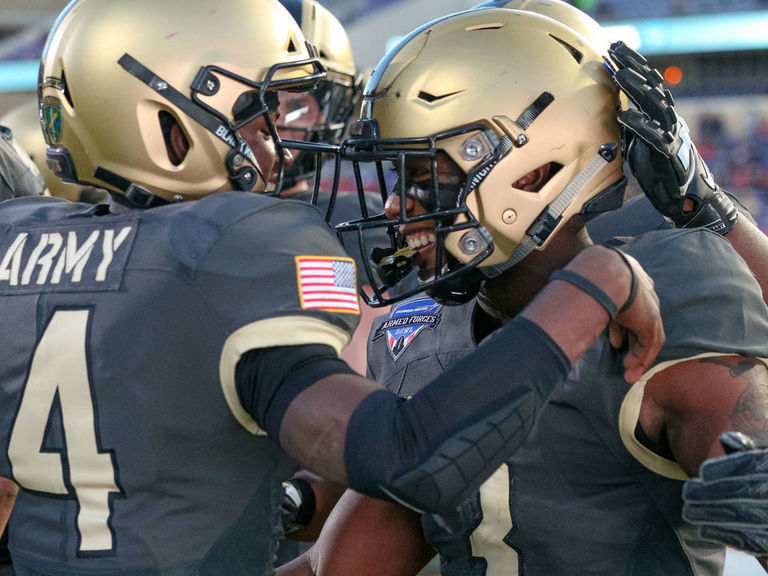 Army vs. Houston, Armed Forces Bowl score: Black Knights embarrass Cougars  for 11th win 