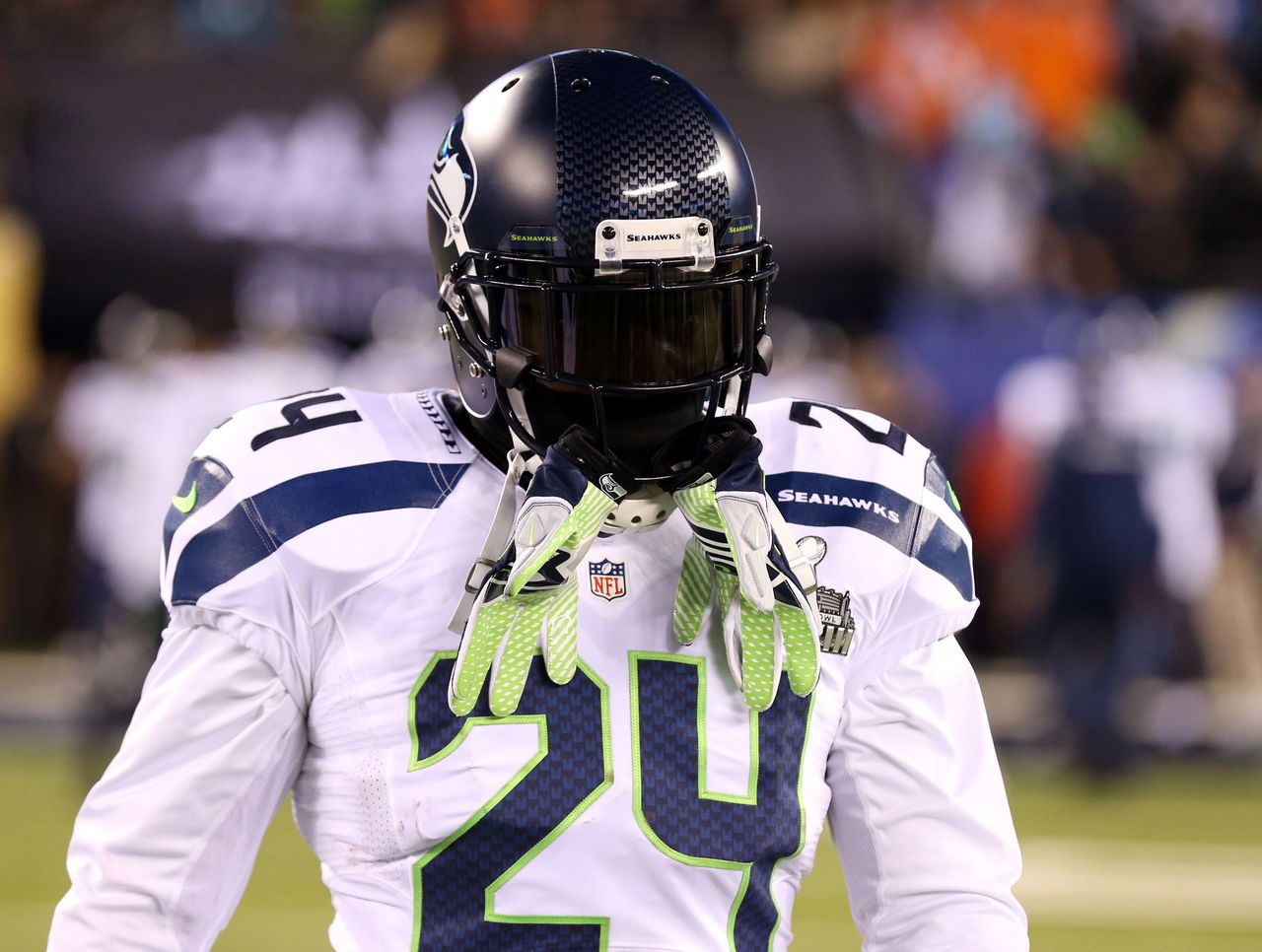 VIDEO: Marshawn Lynch goes 'Beast Mode' at Brazilian football camp