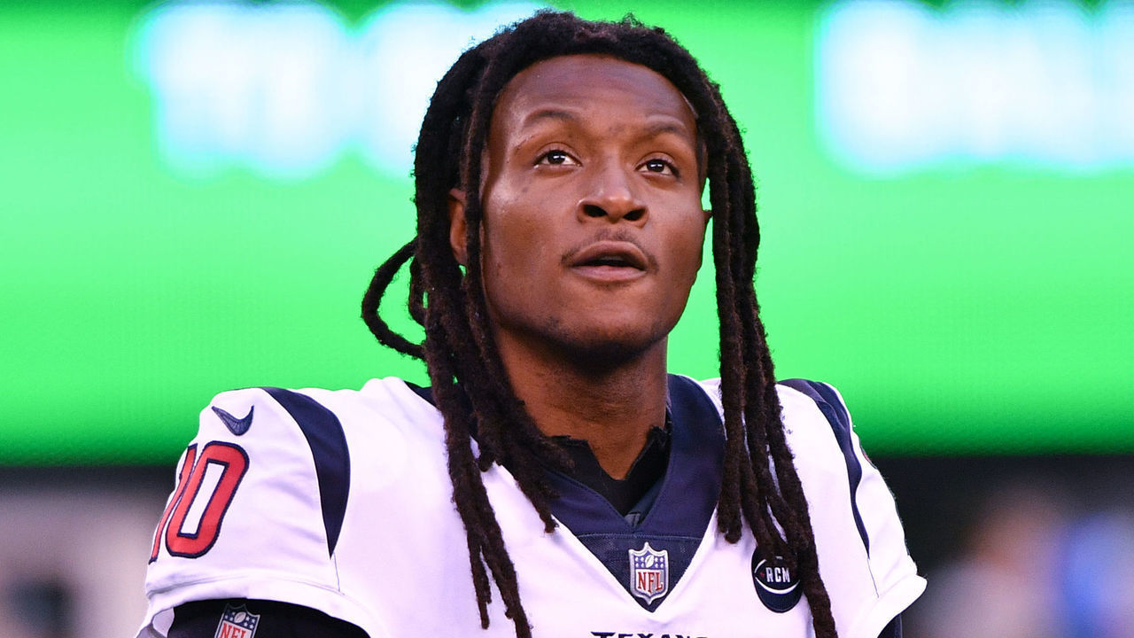 EAST RUTHERFORD, NJ - DECEMBER 15: DeAndre Hopkins #10 of the Houston Texans before the game against the New York Jets at MetLife Stadium on December 15, 2018 in East Rutherford, New Jersey.