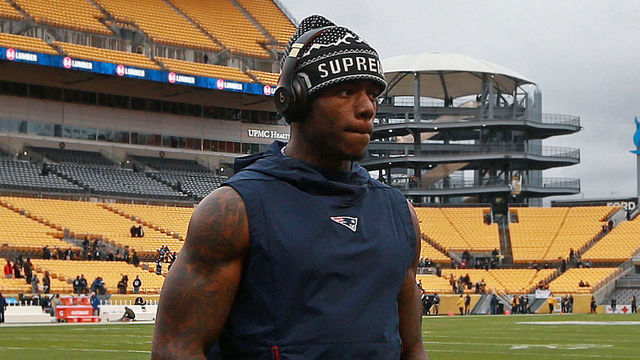 PITTSBURGH, PA - DECEMBER 16: New England Patriots wide receiver Josh Gordon heads off the field after doing a pre-game walk around. The New England Patriots visit the Pittsburgh Steelers in a regular season NFL football game at Heinz Field in Pittsburgh, PA on Dec. 16, 2018.