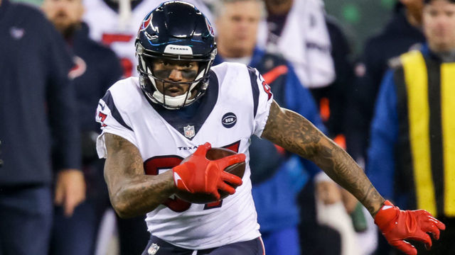 EAST RUTHERFORD, NJ - DECEMBER 15: Houston Texans Wide Receiver Demaryius Thomas (87) runs with the ball during the National Football League game between the Houston Texans and the New York Jets on December 15, 2018 at MetLife Stadium in East Rutherford, NJ.