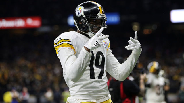 NEW ORLEANS, LOUISIANA - DECEMBER 23: JuJu Smith-Schuster #19 of the Pittsburgh Steelers reacts during the first half against the New Orleans Saints at the Mercedes-Benz Superdome on December 23, 2018 in New Orleans, Louisiana.