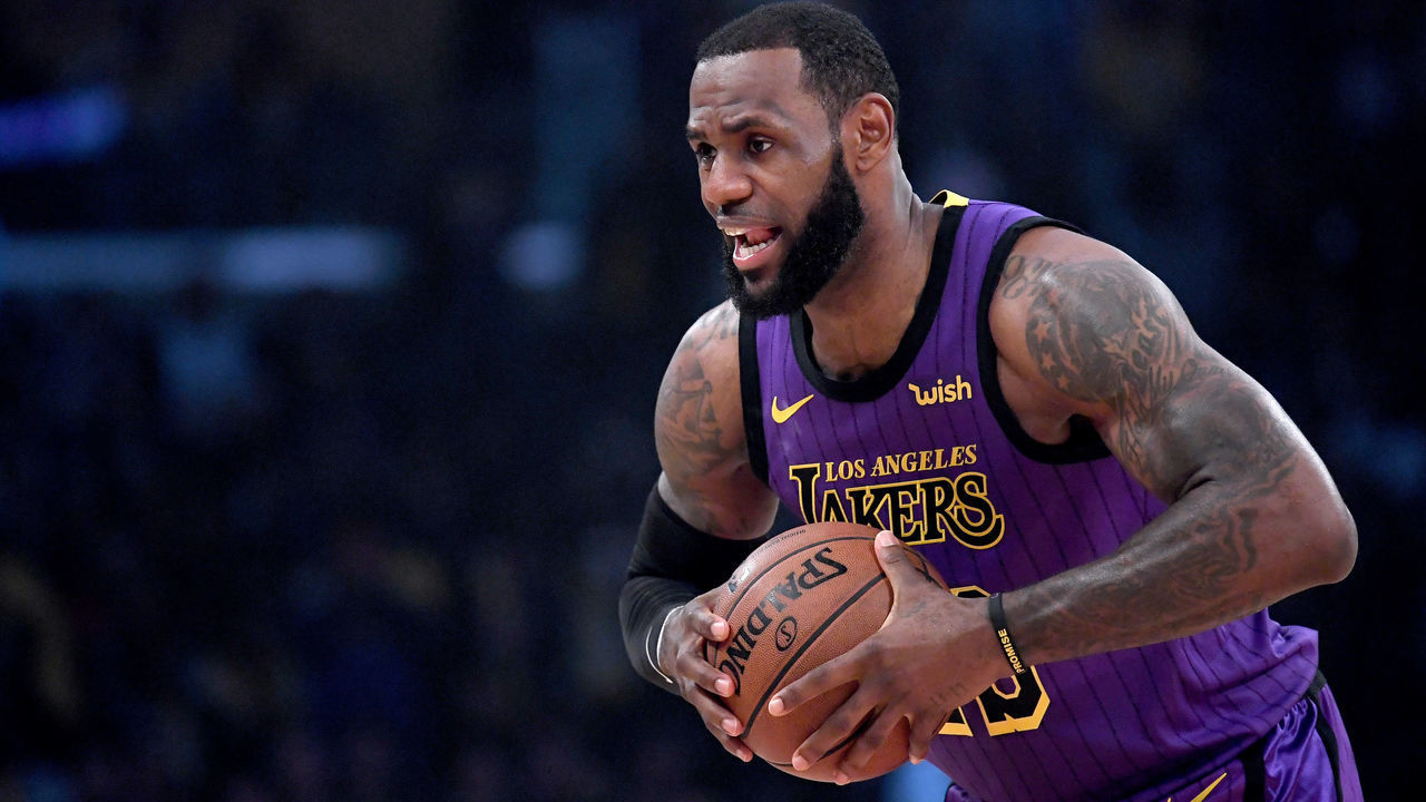 LOS ANGELES, CALIFORNIA - DECEMBER 21: LeBron James #23 of the Los Angeles Lakers palms the ball before the game against the New Orleans Pelicans at Staples Center on December 21, 2018 in Los Angeles, California.