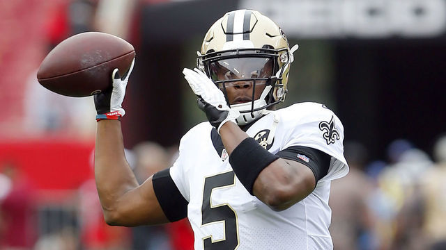 TAMPA, FL - DEC 09: Teddy Bridgewater (5) of the Saints warms up before the regular season game between the New Orleans Saints and the Tampa Bay Buccaneers on December 09, 2018 at Raymond James Stadium in Tampa, Florida.