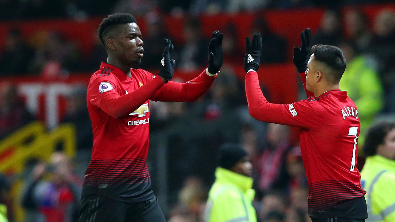 MANCHESTER, ENGLAND - NOVEMBER 24: Paul Pogba of Manchester United is replaced by Alexis Sanchez of Manchester United during the Premier League match between Manchester United and Crystal Palace at Old Trafford on November 24, 2018 in Manchester, United Kingdom.