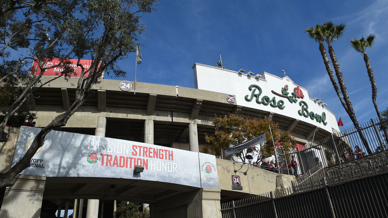 PASADENA, CA - JANUARY 01: A general view of the Rose Bowl before the College Football Playoff Semifinal at the Rose Bowl Game between the Georgia Bulldogs and Oklahoma Sooners on January 1, 2018, at the Rose Bowl in Pasadena, CA.