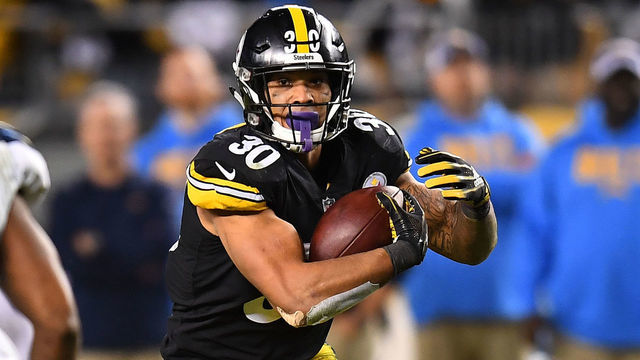 PITTSBURGH, PA - DECEMBER 02: James Conner #30 of the Pittsburgh Steelers in action during the game against the Los Angeles Chargers at Heinz Field on December 2, 2018 in Pittsburgh, Pennsylvania.