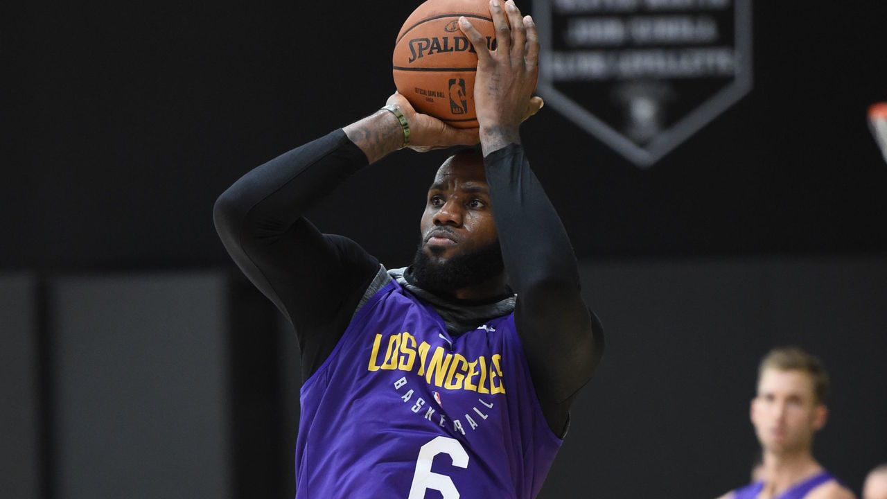 EL SEGUNDO, CA - SEPTEMBER 26: LeBron James #23 of the Los Angeles Lakers shoots the ball at practice at UCLA Health Training Center on September 25, 2018 in El Segundo, California. NOTE TO USER: User expressly acknowledges and agrees that, by downloading and/or using this Photograph, user is consenting to the terms and conditions of the Getty Images License Agreement. Mandatory Copyright Notice: Copyright 2018 NBAE