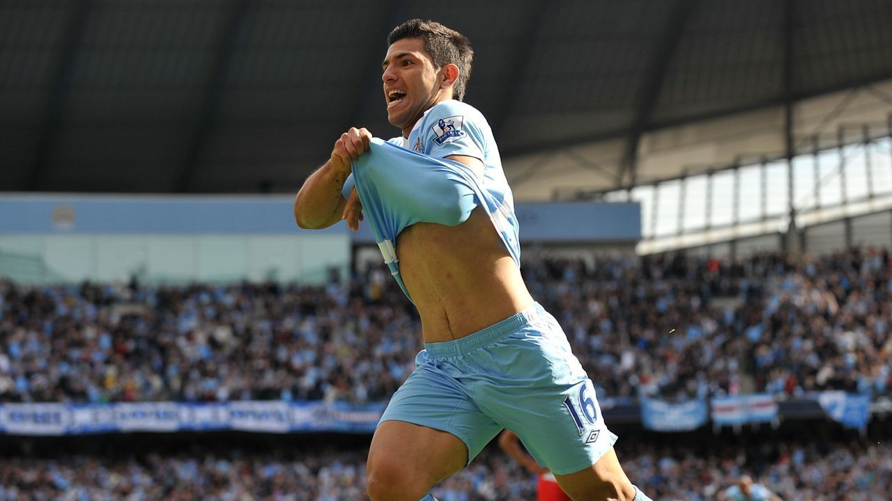 Barclays Premier League, Manchester City v Queens Park Rangers, Etihad Stadium, Manchester City's Sergio Aguero celebrates scoring the winning goal