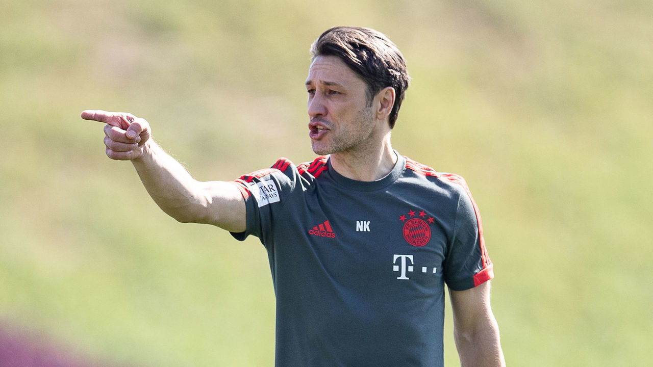 DOHA, QATAR - JANUARY 05: Head coach Niko Kovac gestures during a training session at day two of the Bayern Muenchen training camp at Aspire Academy on January 05, 2019 in Doha, Qatar.