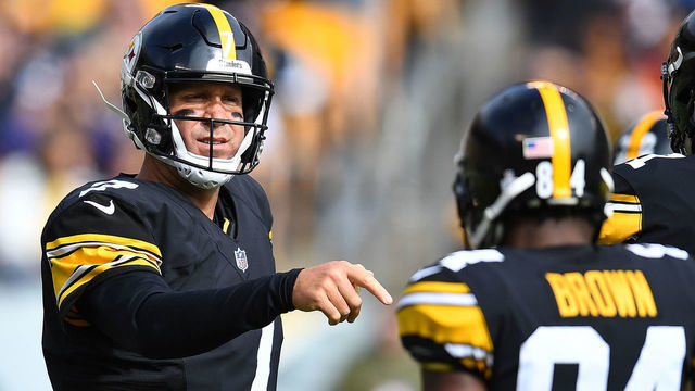 PITTSBURGH, PA - OCTOBER 28: Ben Roethlisberger #7 talks with Antonio Brown #84 of the Pittsburgh Steelers during the game against the Cleveland Browns at Heinz Field on October 28, 2018 in Pittsburgh, Pennsylvania.