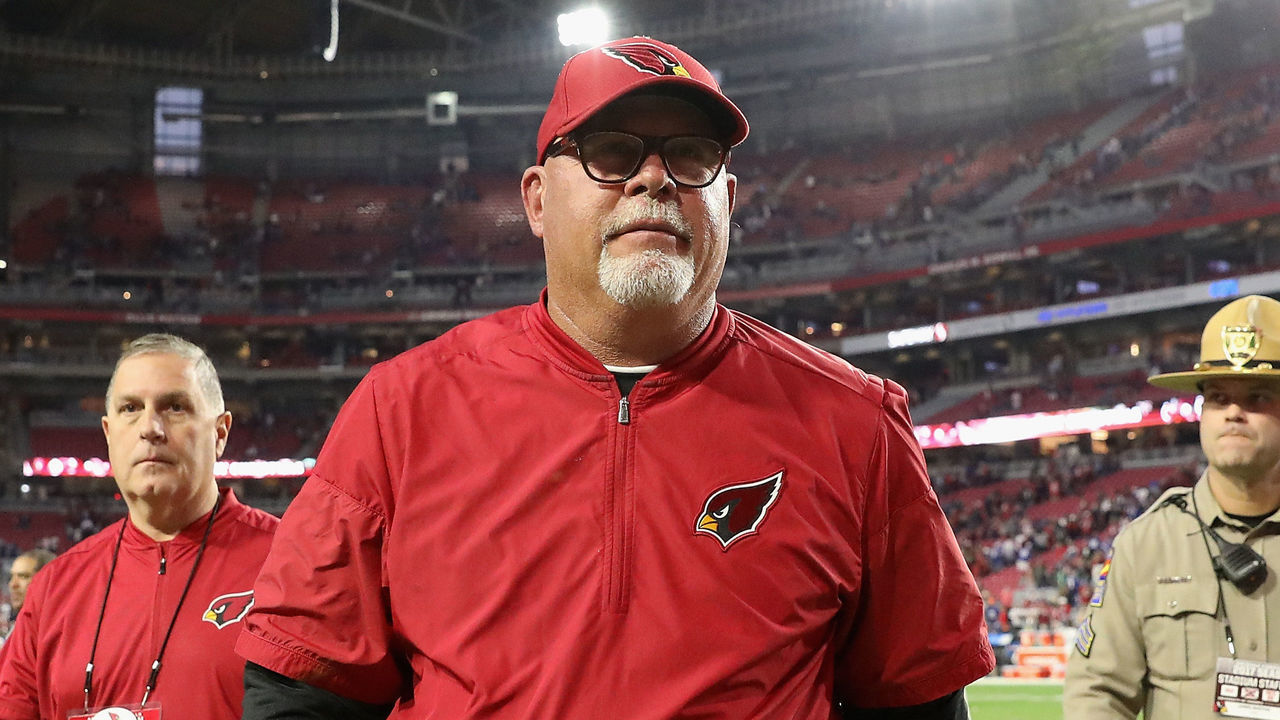 GLENDALE, AZ - DECEMBER 24: Head coach Bruce Arians of the Arizona Cardinals walks off the field following the NFL game against the New York Giants at the University of Phoenix Stadium on December 24, 2017 in Glendale, Arizona. The Arizona Cardinals won 23-0.