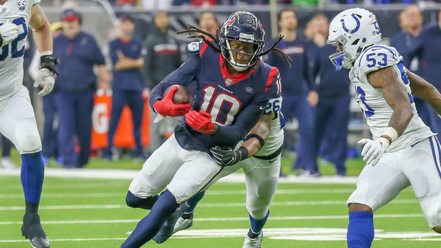 HOUSTON, TX - JANUARY 05: Houston Texans wide receiver DeAndre Hopkins (10) carries the ball during the AFC Wild Card game between the Indianapolis Colts and Houston Texans on January 5, 2019 at NRG Stadium in Houston, Texas.