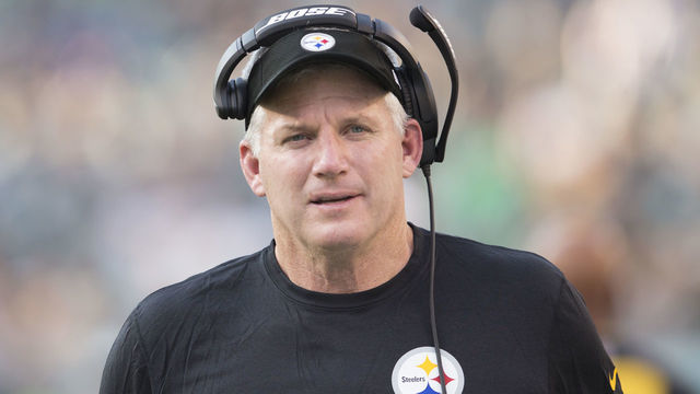 PHILADELPHIA, PA - AUGUST 09: Offensive line coach Mike Munchak of the Pittsburgh Steelers looks on prior to the preseason game against the Philadelphia Eagles at Lincoln Financial Field on August 9, 2018 in Philadelphia, Pennsylvania.