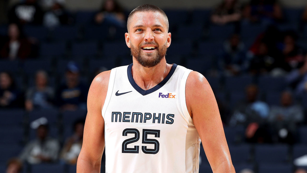 MEMPHIS, TN - OCTOBER 12: Chandler Parsons #25 of the Memphis Grizzlies smiles against the Houston Rockets during a pre-season game on October 12, 2018 at FedExForum in Memphis, Tennessee. Mandatory Copyright Notice: Copyright 2018 NBAE