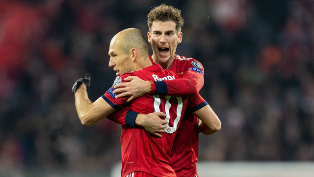 MUNICH, GERMANY - NOVEMBER 27: Arjen Robben of FC Bayern Muenchen celebrates with team mates after scoring his team's second goal during the Group E match of the UEFA Champions League between FC Bayern Muenchen and SL Benfica at Allianz Arena on November 27, 2018 in Munich, Germany.