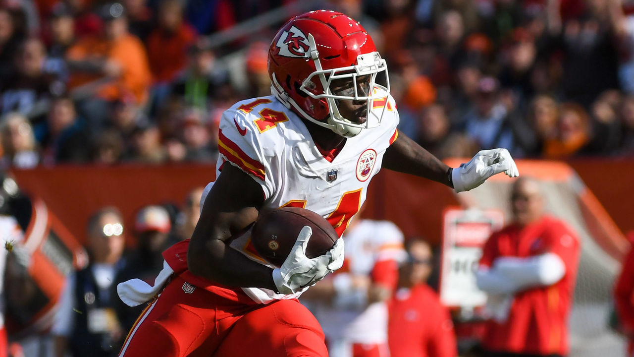 CLEVELAND, OH - NOVEMBER 4, 2018: Wide receiver Sammy Watkins #14 of the Kansas City Chiefs carries the ball in the first quarter of a game against the Cleveland Browns on November 4, 2018 at FirstEnergy Stadium in Cleveland, Ohio. Kansas City won 37-21. (Photo by: 2018 Nick Cammett/Diamond Images/Getty Images)
