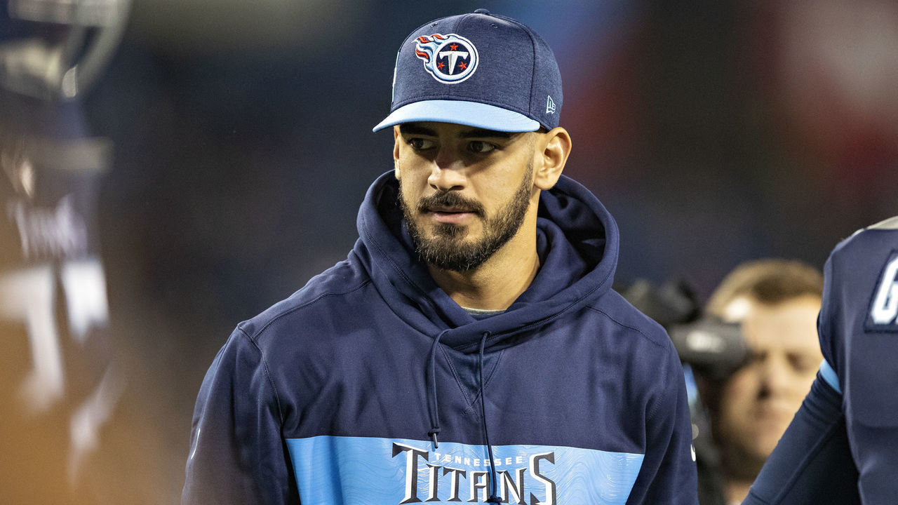 NASHVILLE, TN - DECEMBER 30: Marcus Mariota #8 of the Tennessee Titans on the field while the team warms up before a game against the Indianapolis Colts at Nissan Stadium on December 30, 2018 in Nashville, Tennessee. The Colts defeated the Titans 33-17.