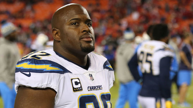 KANSAS CITY, MO - DECEMBER 16: Los Angeles Chargers nose tackle Brandon Mebane (92) before a week 15 NFL game between the Los Angeles Chargers and Kansas City Chiefs on December 16, 2017 at Arrowhead Stadium in Kansas City, MO. The Chiefs won 30-13.