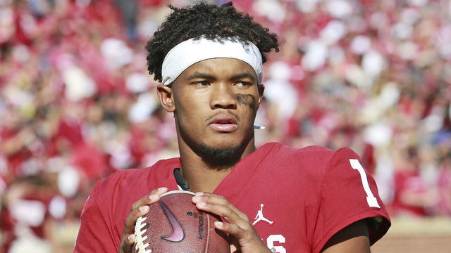 NORMAN, OK - OCTOBER 27: Quarterback Kyler Murray #1 of the Oklahoma Sooners warms up on the sidelines during the game against the Kansas State Wildcats at Gaylord Family Oklahoma Memorial Stadium on October 27, 2018 in Norman, Oklahoma. Oklahoma defeated Kansas State 51-14.