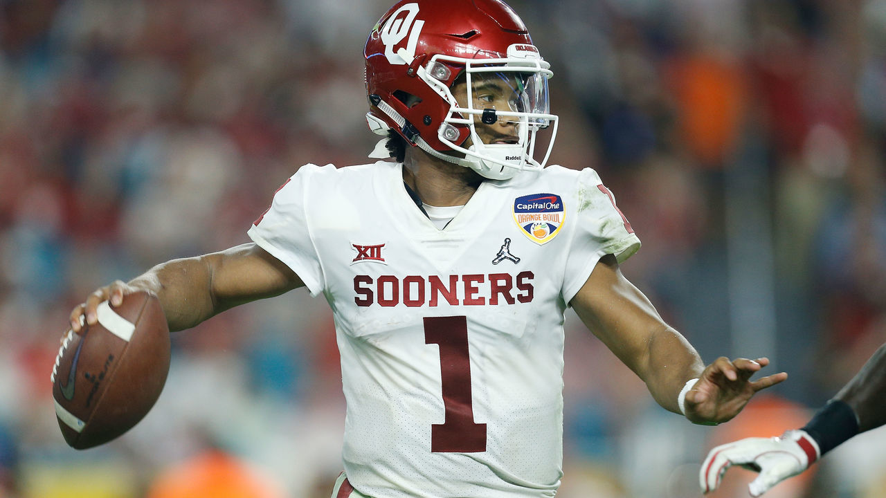 MIAMI, FL - DECEMBER 29: Kyler Murray #1 of the Oklahoma Sooners looks to pass against the Alabama Crimson Tide during the College Football Playoff Semifinal at the Capital One Orange Bowl at Hard Rock Stadium on December 29, 2018 in Miami, Florida.