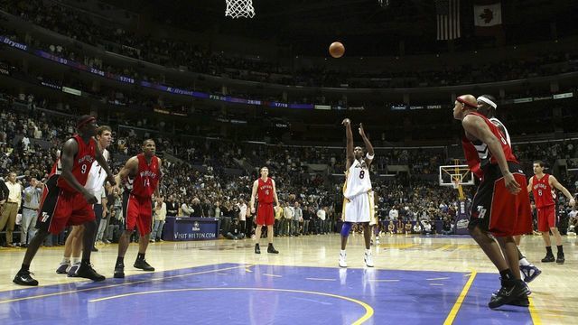 LOS ANGELES - JANUARY 22: Kobe Bryant #8 of the Los Angeles Lakers shoots a free throw for his 81st point against the Toronto Raptors on January 22, 2006 at Staples Center in Los Angeles, California. NOTE TO USER: User expressly acknowledges and agrees that, by downloading and/or using this Photograph, user is consenting to the terms and conditions of the Getty Images License Agreement. Mandatory Copyright Notice: Copyright 2006 NBAE
